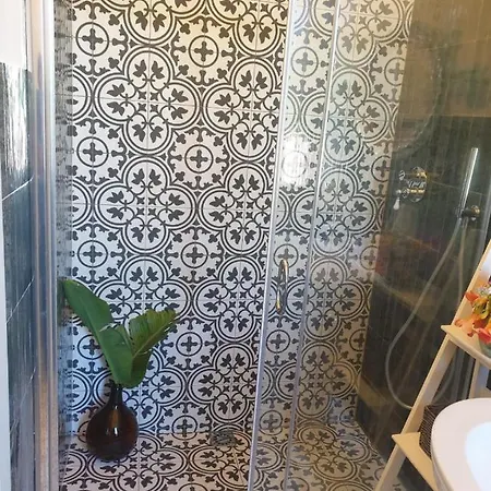 بيت ضيافة Dimora Quattro Vanelle *